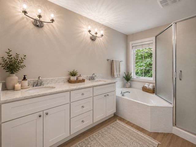2109 Stone Creek Drive, Chanhassen, MN 55317