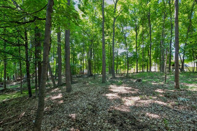 2109 Stone Creek Drive, Chanhassen, MN 55317