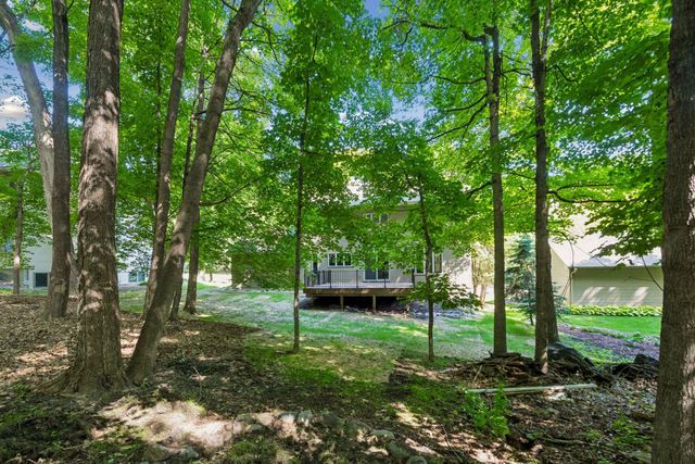 2109 Stone Creek Drive, Chanhassen, MN 55317