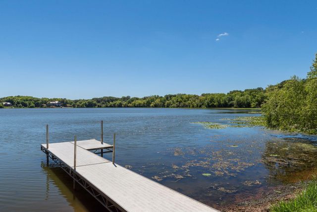 2109 Stone Creek Drive, Chanhassen, MN 55317