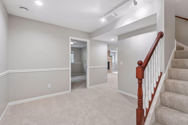 2109 Stone Creek Drive, Chanhassen, MN 55317