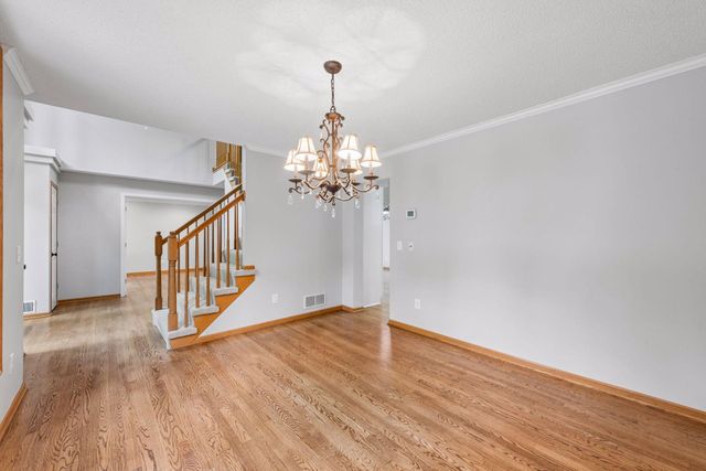 2109 Stone Creek Drive, Chanhassen, MN 55317
