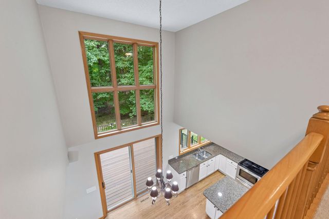 2109 Stone Creek Drive, Chanhassen, MN 55317