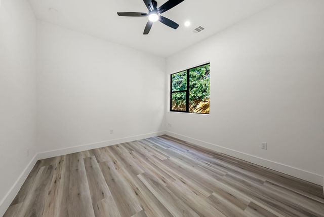 301 N Cougar Ave, Cedar Park, TX 78613