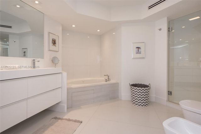 6301 Collins Avenue 3006, Miami Beach, FL 33141