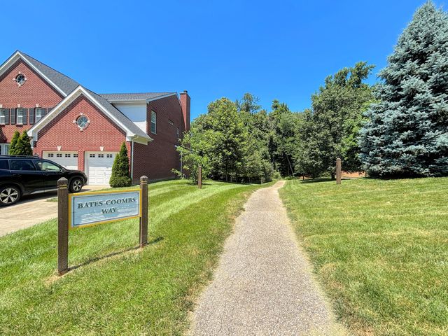 428 Glengarry Way, Fort Wright, KY 41011