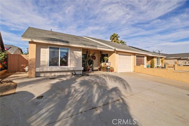 372 Red Cedar, Perris, CA 92570
