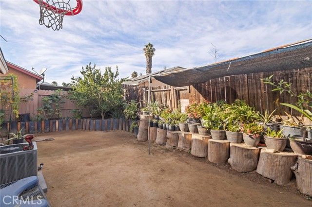 372 Red Cedar, Perris, CA 92570