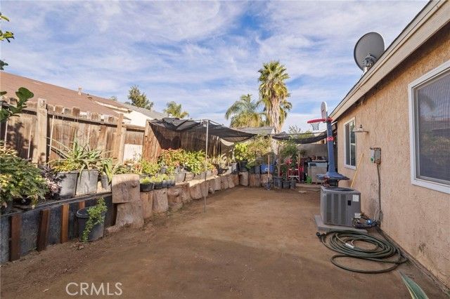 372 Red Cedar, Perris, CA 92570