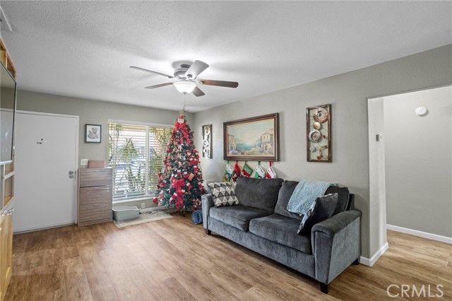 372 Red Cedar, Perris, CA 92570