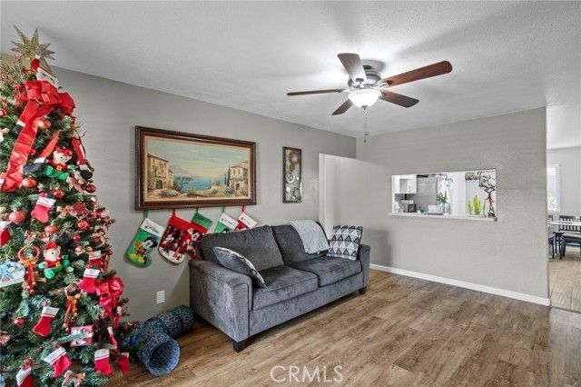 372 Red Cedar, Perris, CA 92570