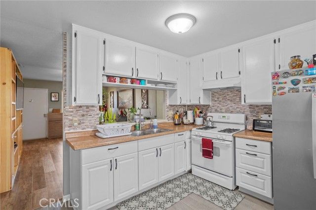 372 Red Cedar, Perris, CA 92570