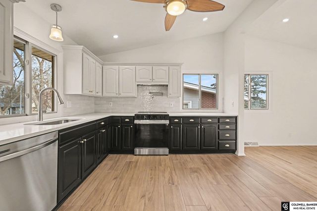 9823 Ruggles Street, Omaha, NE 68134