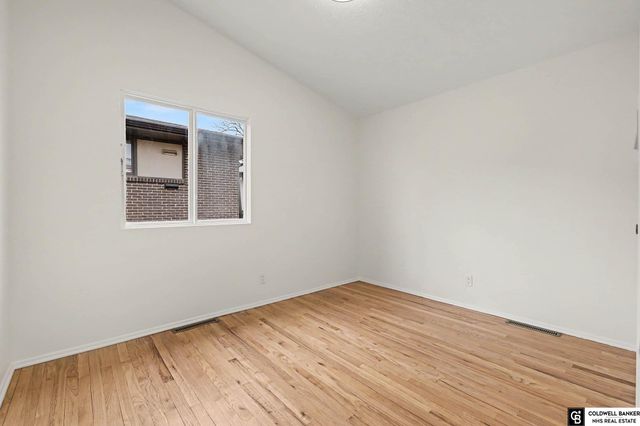 9823 Ruggles Street, Omaha, NE 68134