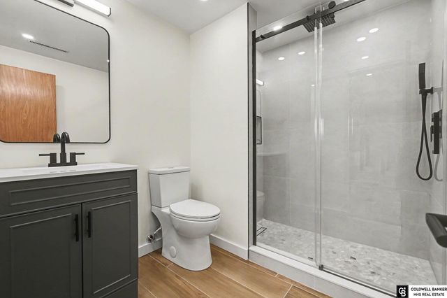 9823 Ruggles Street, Omaha, NE 68134