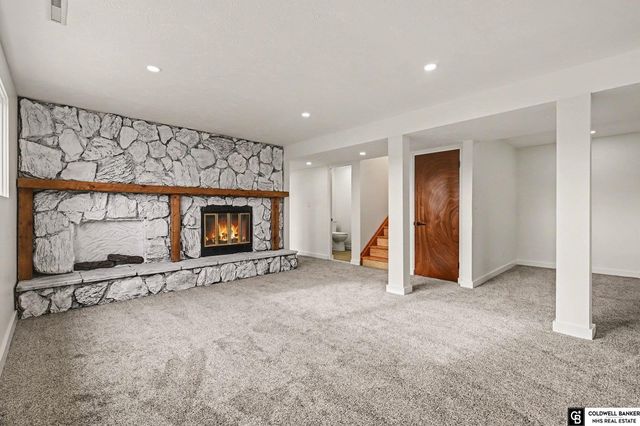 9823 Ruggles Street, Omaha, NE 68134