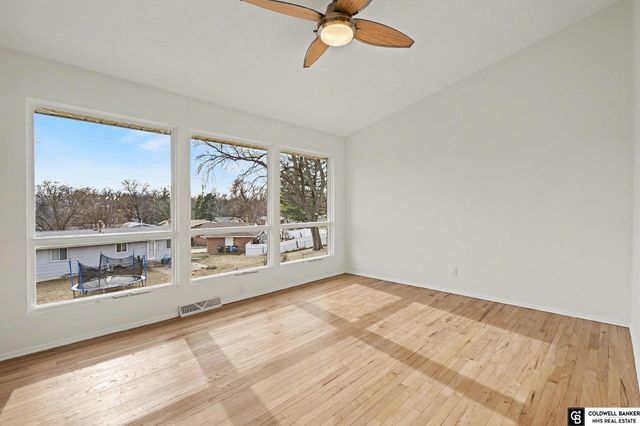 9823 Ruggles Street, Omaha, NE 68134