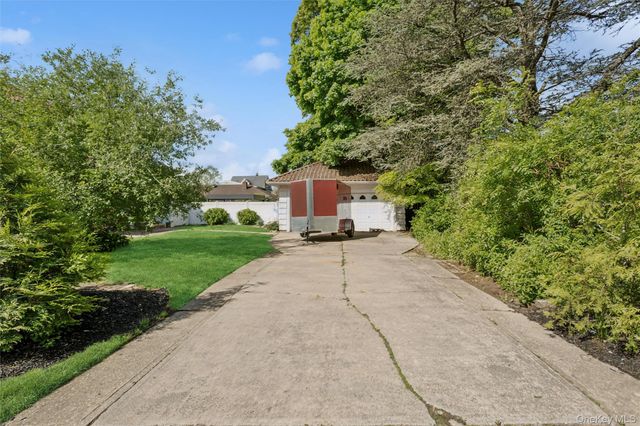 50 Roxbury Road, Rockville Centre, NY 11570