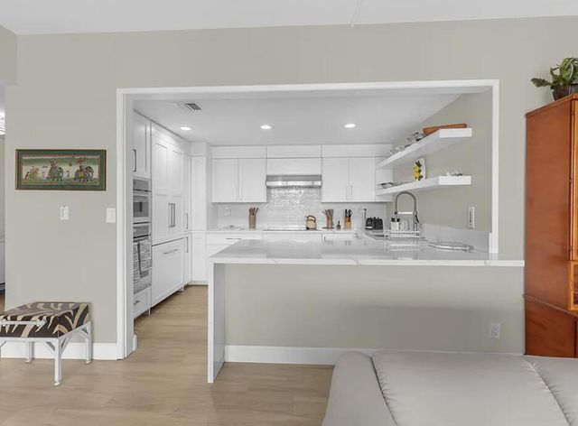 910 Island Drive 111, Rancho Mirage, CA 92270