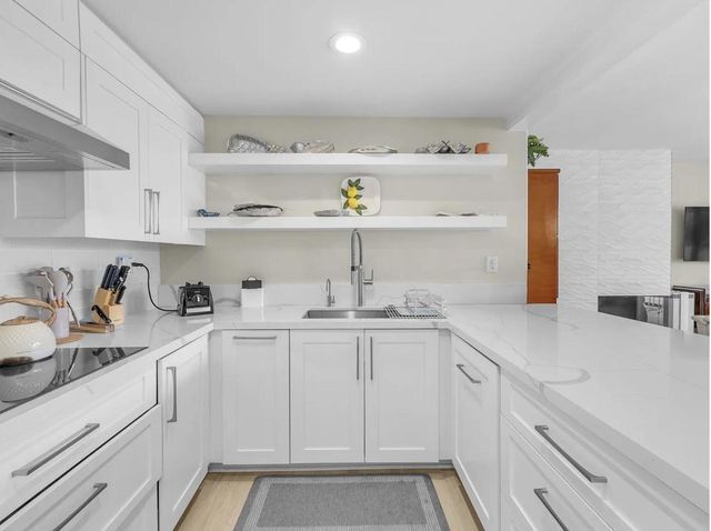 910 Island Drive 111, Rancho Mirage, CA 92270