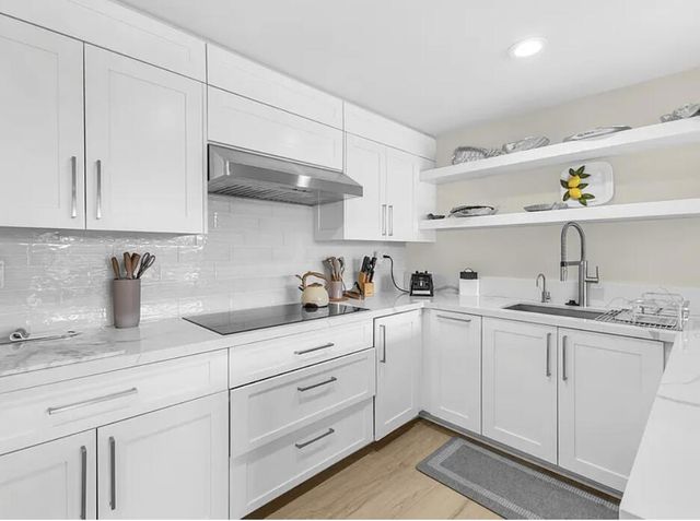 910 Island Drive 111, Rancho Mirage, CA 92270