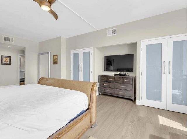 910 Island Drive 111, Rancho Mirage, CA 92270