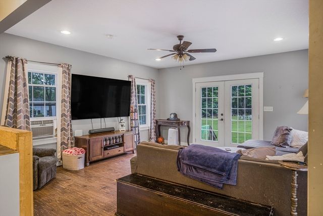 475 Somers, East Longmeadow, MA 01028