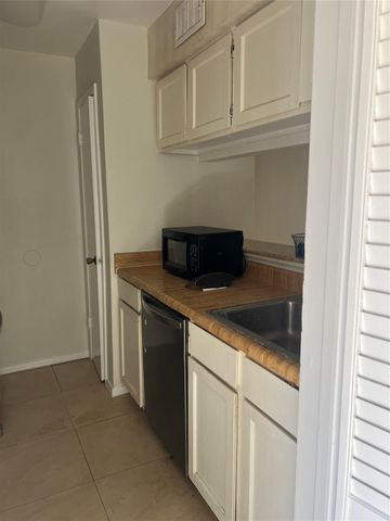6111 Beverly Hill Street 78, Houston, TX 77057