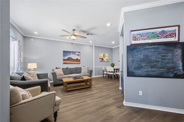 102 Fraternity Row, College Station, TX 77845