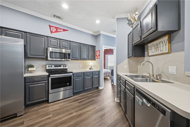 102 Fraternity Row, College Station, TX 77845