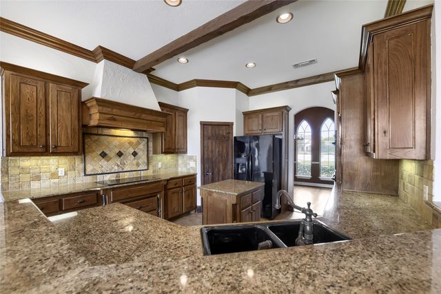1501 Willow Tree Drive, Fort Worth, TX 76052