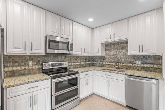 1000 Arezzo Circle, Boynton Beach, FL 33436
