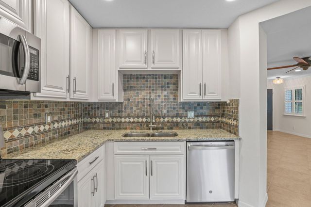 1000 Arezzo Circle, Boynton Beach, FL 33436