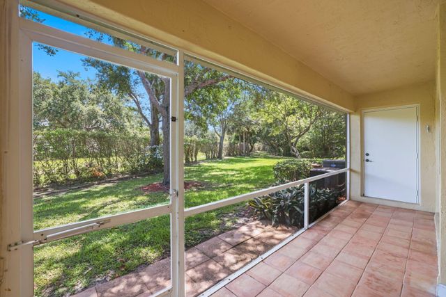 1000 Arezzo Circle, Boynton Beach, FL 33436