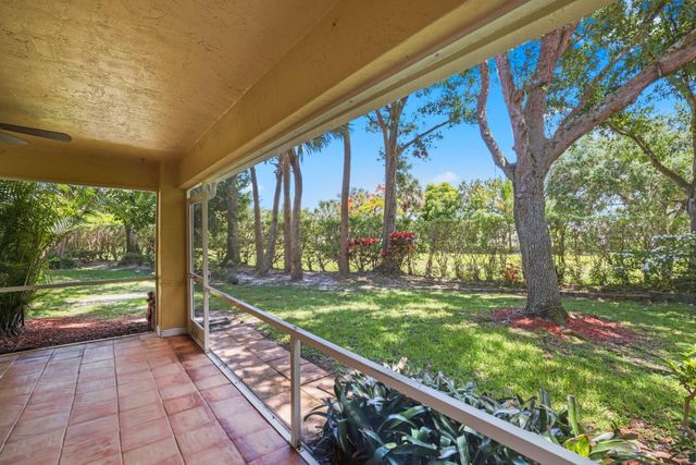 1000 Arezzo Circle, Boynton Beach, FL 33436