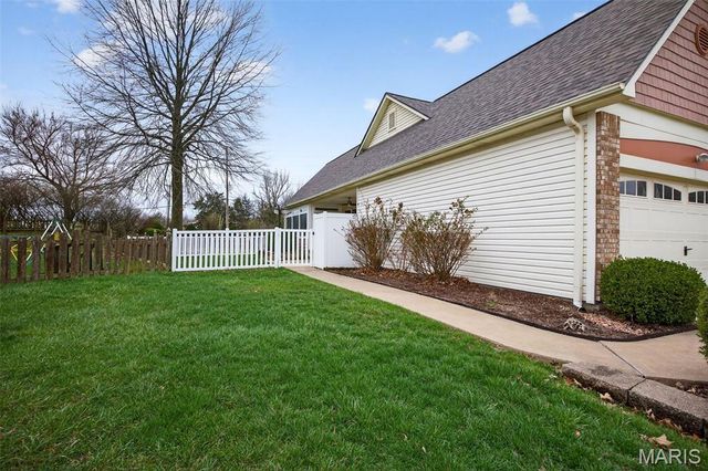 4 Haywood Court, St Charles, MO 63303