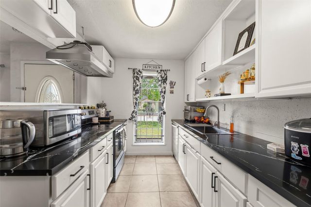 12127 Glenhollow Drive, Houston, TX 77048