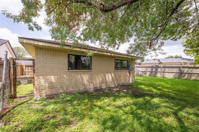 12127 Glenhollow Drive, Houston, TX 77048