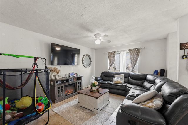 12127 Glenhollow Drive, Houston, TX 77048