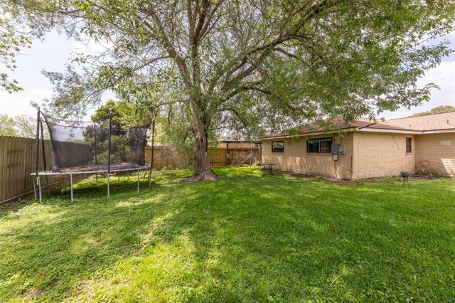 12127 Glenhollow Drive, Houston, TX 77048