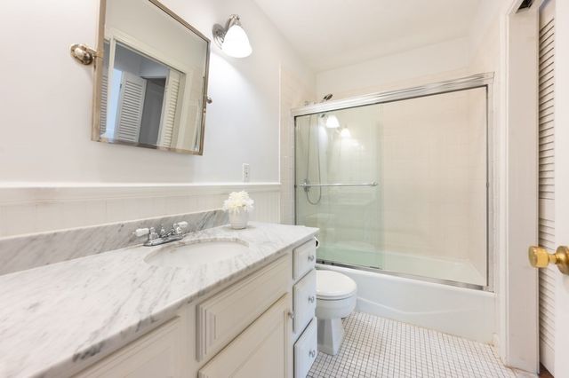 41 Carlton St 3, Brookline, MA 02446