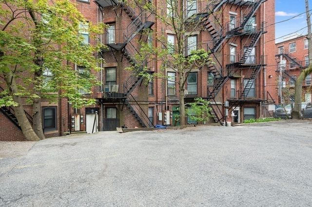 41 Carlton St 3, Brookline, MA 02446