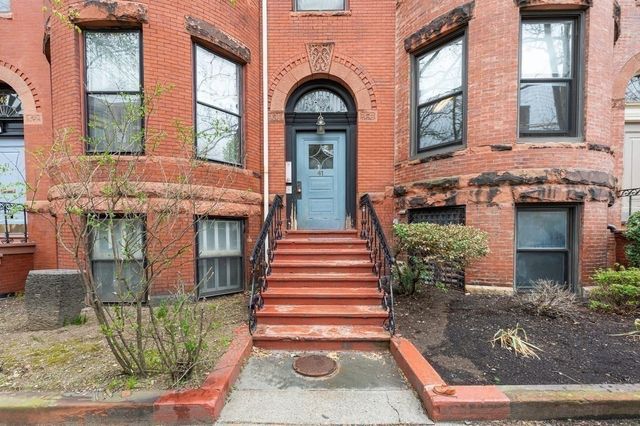 41 Carlton St 3, Brookline, MA 02446