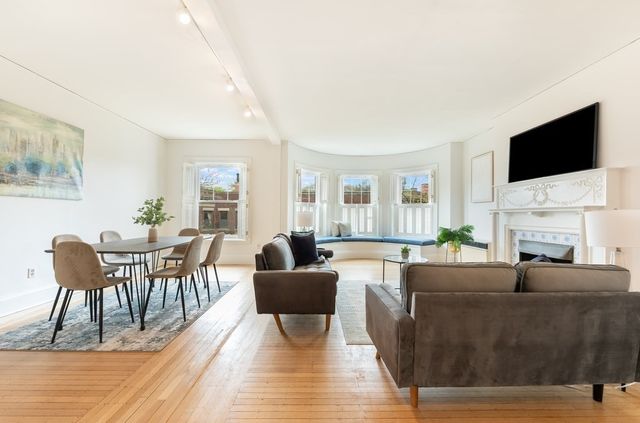 41 Carlton St 3, Brookline, MA 02446