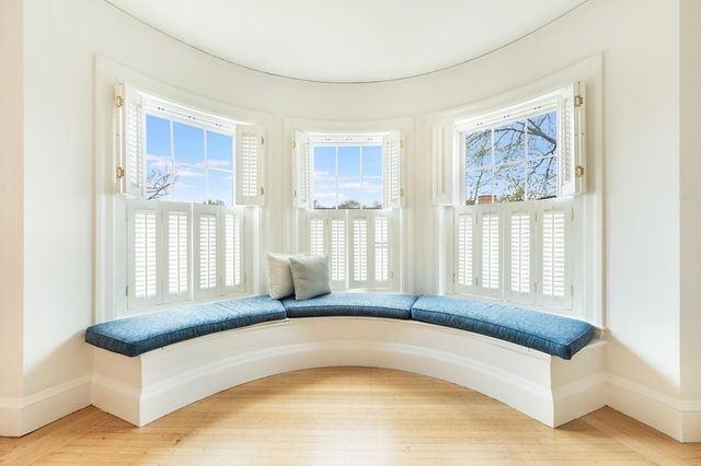 41 Carlton St 3, Brookline, MA 02446