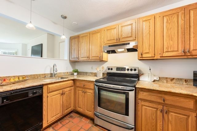 41 Carlton St 3, Brookline, MA 02446