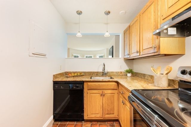 41 Carlton St 3, Brookline, MA 02446