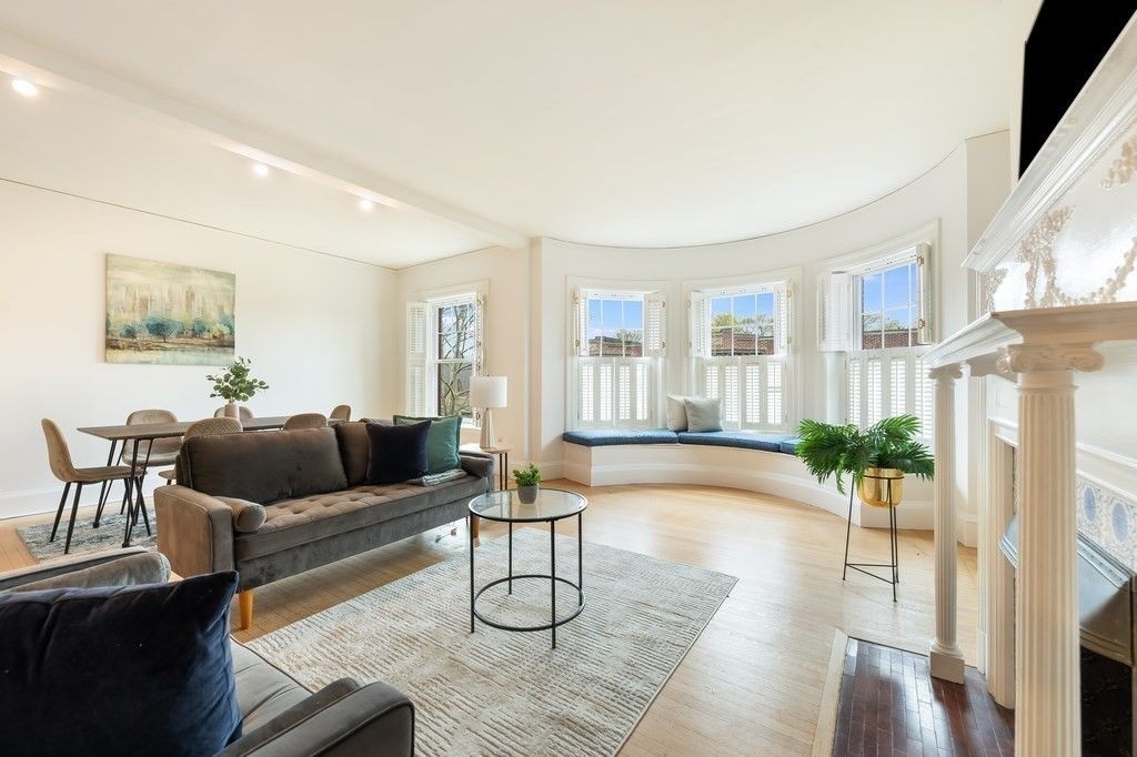 41 Carlton St 3, Brookline, MA 02446