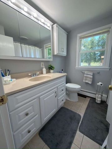 91 Pleasant St, Northborough, MA 01532