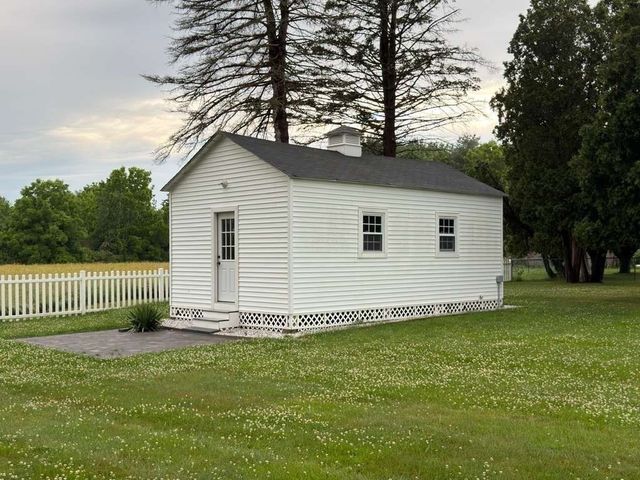 91 Pleasant St, Northborough, MA 01532